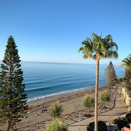 Penthouse On The Beachfront Estepona Bagian luar foto