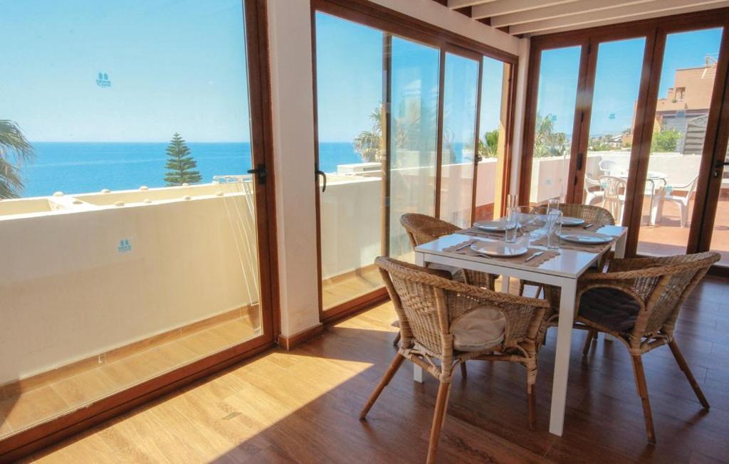 Penthouse On The Beachfront Estepona Bagian luar foto