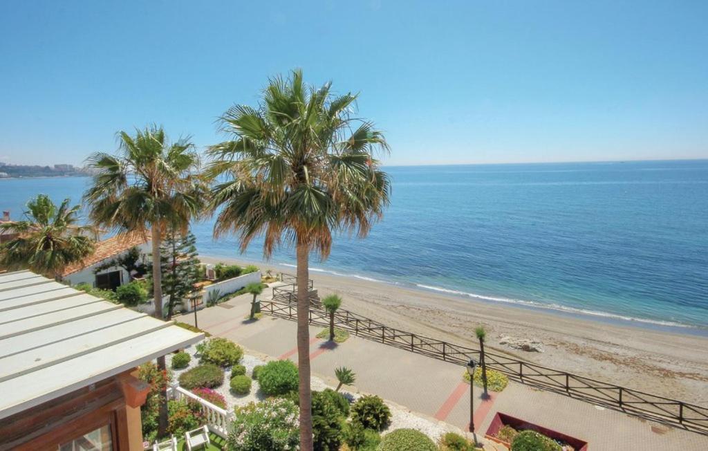 Penthouse On The Beachfront Estepona Bagian luar foto