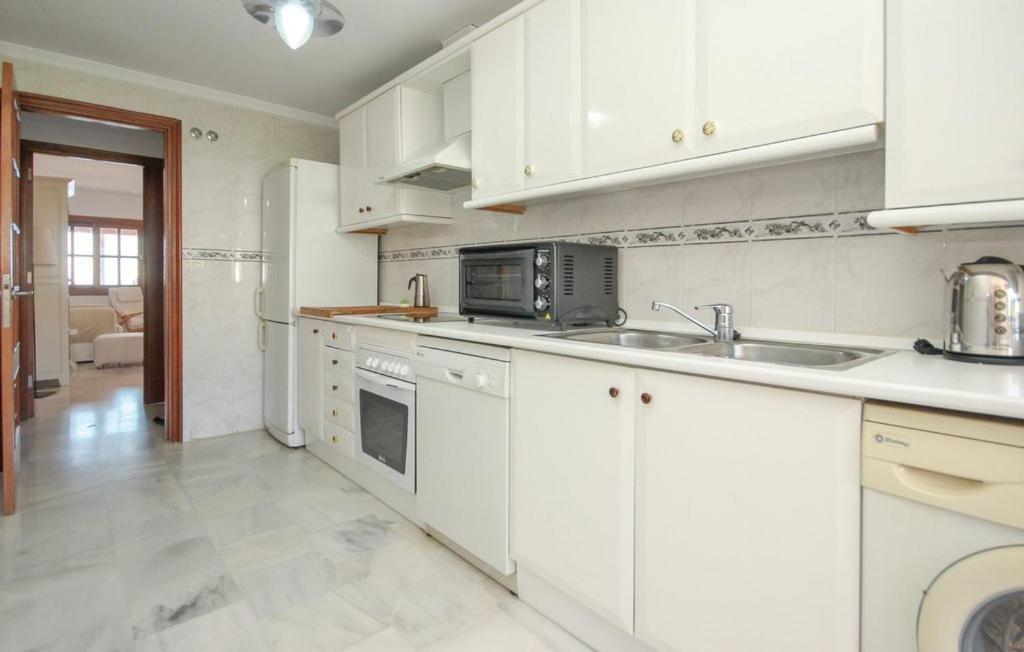 Penthouse On The Beachfront Estepona Bagian luar foto
