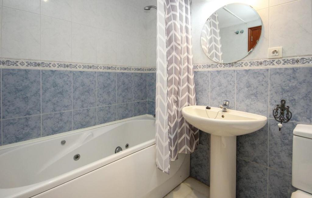 Penthouse On The Beachfront Estepona Bagian luar foto